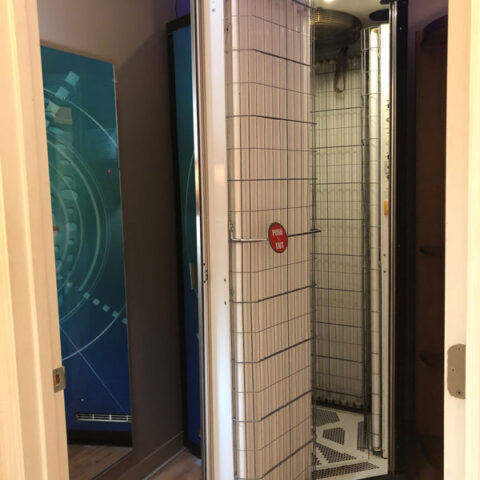 stand up tanning bed